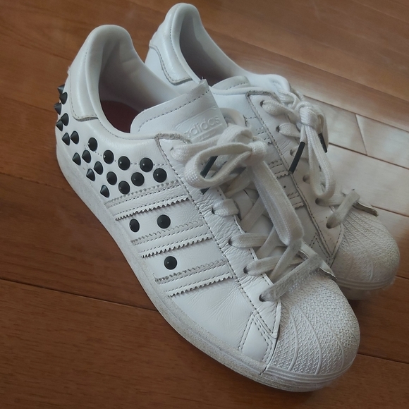 adidas gazelle silver green womens adidas Superstar Studded Women's Shoes 7.5